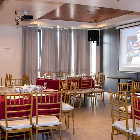 Urdaneta Levo Hotel מראה חיצוני תמונה