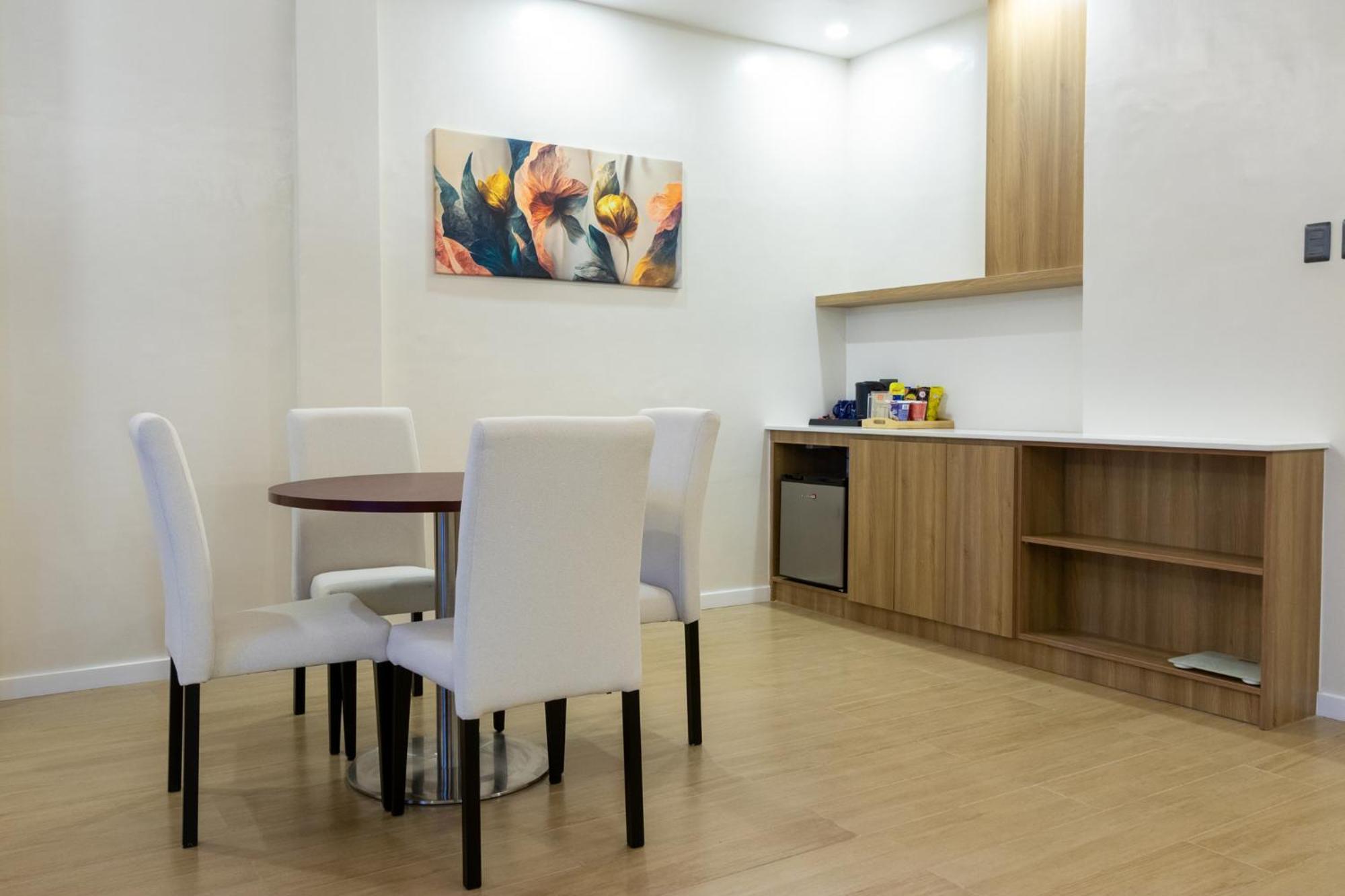 Urdaneta Levo Hotel מראה חיצוני תמונה